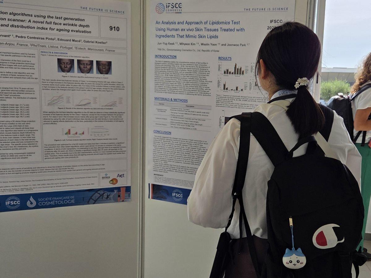 본문 이미지 - 닥터지, 2025 IFSCC 포스터 발표 현장 이미지.&#40;닥터지 제공&#41;