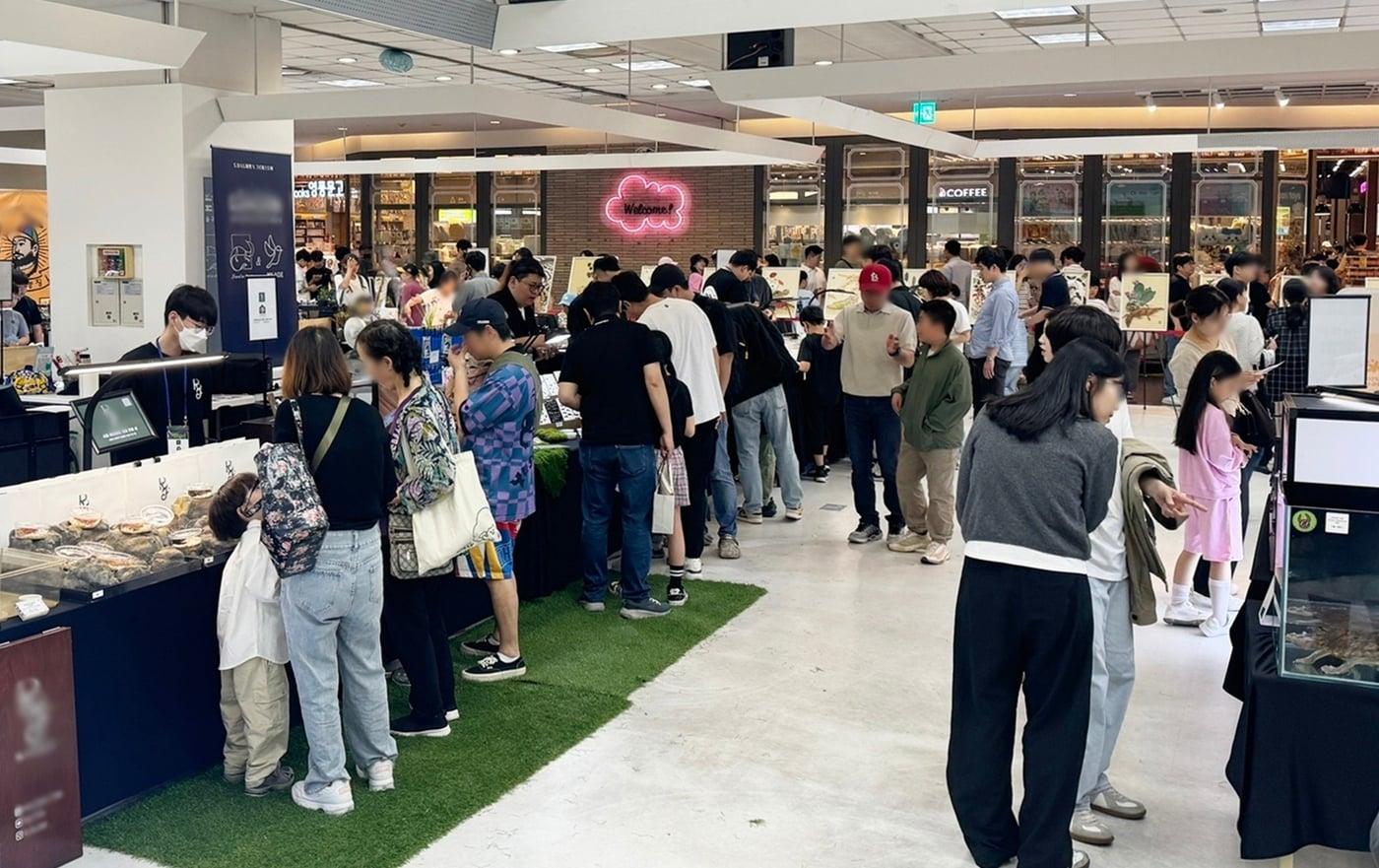 2024년 5월 정브르 생물 어드벤쳐 팝업스토어 현장 사진.&#40;HDC아이파크몰 제공&#41;