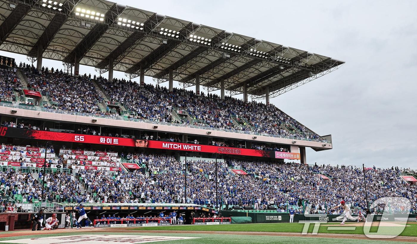 본문 이미지 - 프로야구 KBO리그 경기 모습. 2025.10.9 ⓒ 뉴스1 김도우 기자