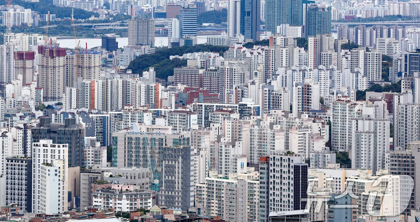  서울 남산에서 바라본 서울 아파트단지 모습. 2025.10.9/뉴스1 ⓒ News1 이호윤 기자