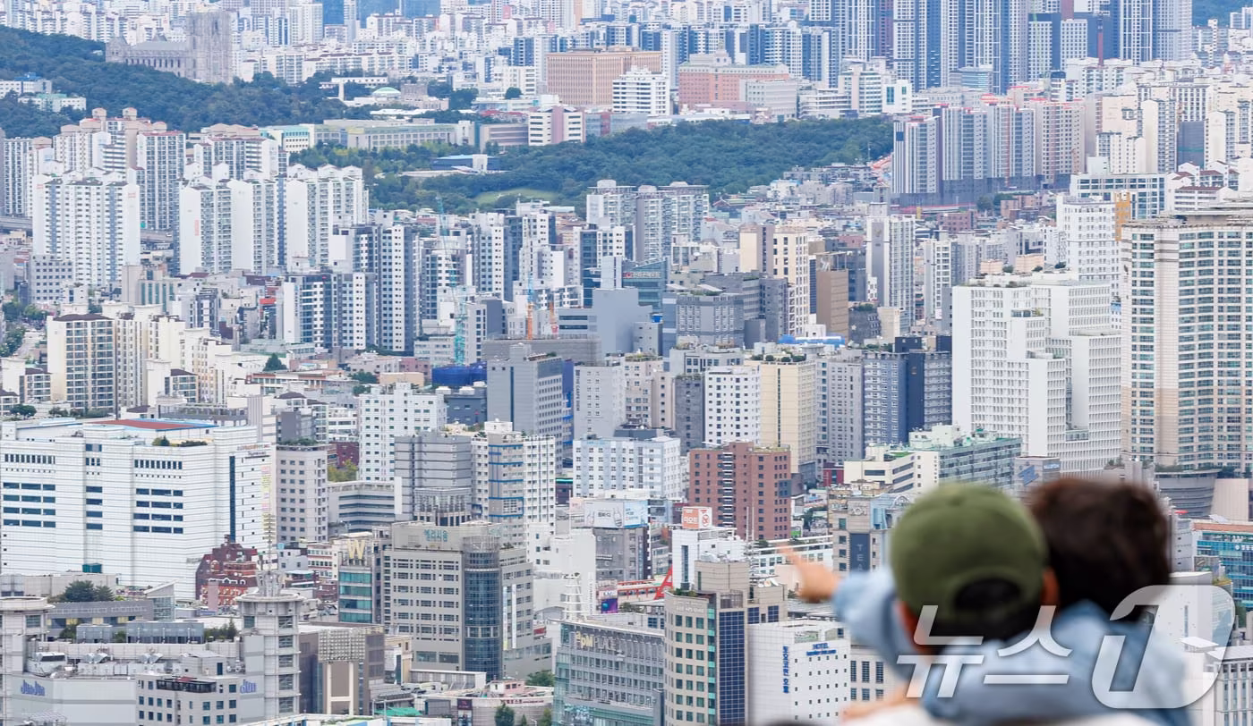  서울 아파트단지 모습. 2025.10.9/뉴스1 ⓒ News1 이호윤 기자