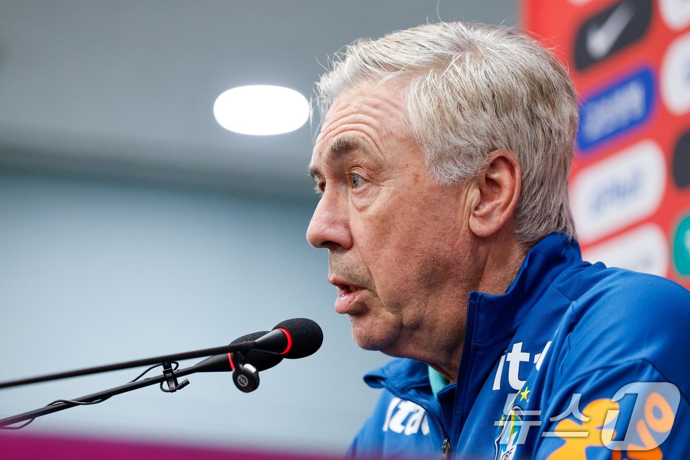 브라질 남자 축구 국가대표팀 카를로 안첼로티 감독이 9일 오후 서울 마포구 월드컵경기장에서 대한민국과의 A매치 평가전을 하루 앞두고 공식 기자회견을 하고 있다. 2025.10.9/뉴스1 ⓒ News1 안은나 기자