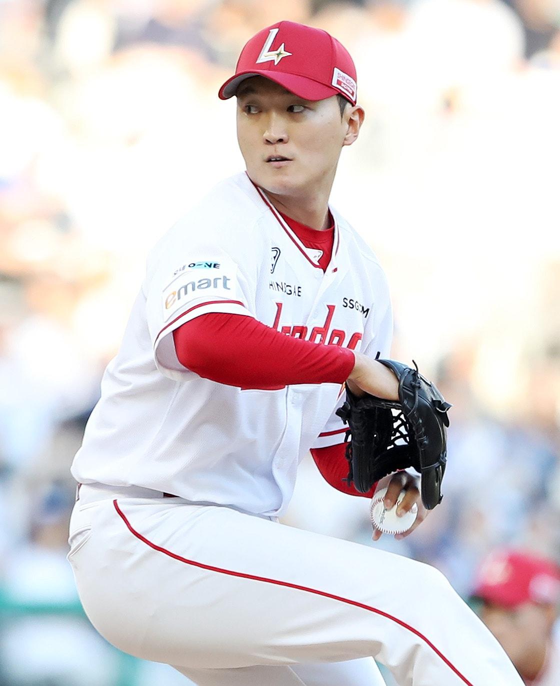 본문 이미지 - SSG 랜더스 투수 김건우가 삼성 라이온즈와 준플레이오프 2차전에 선발 등판한다. &#40;SSG 랜더스 제공&#41;