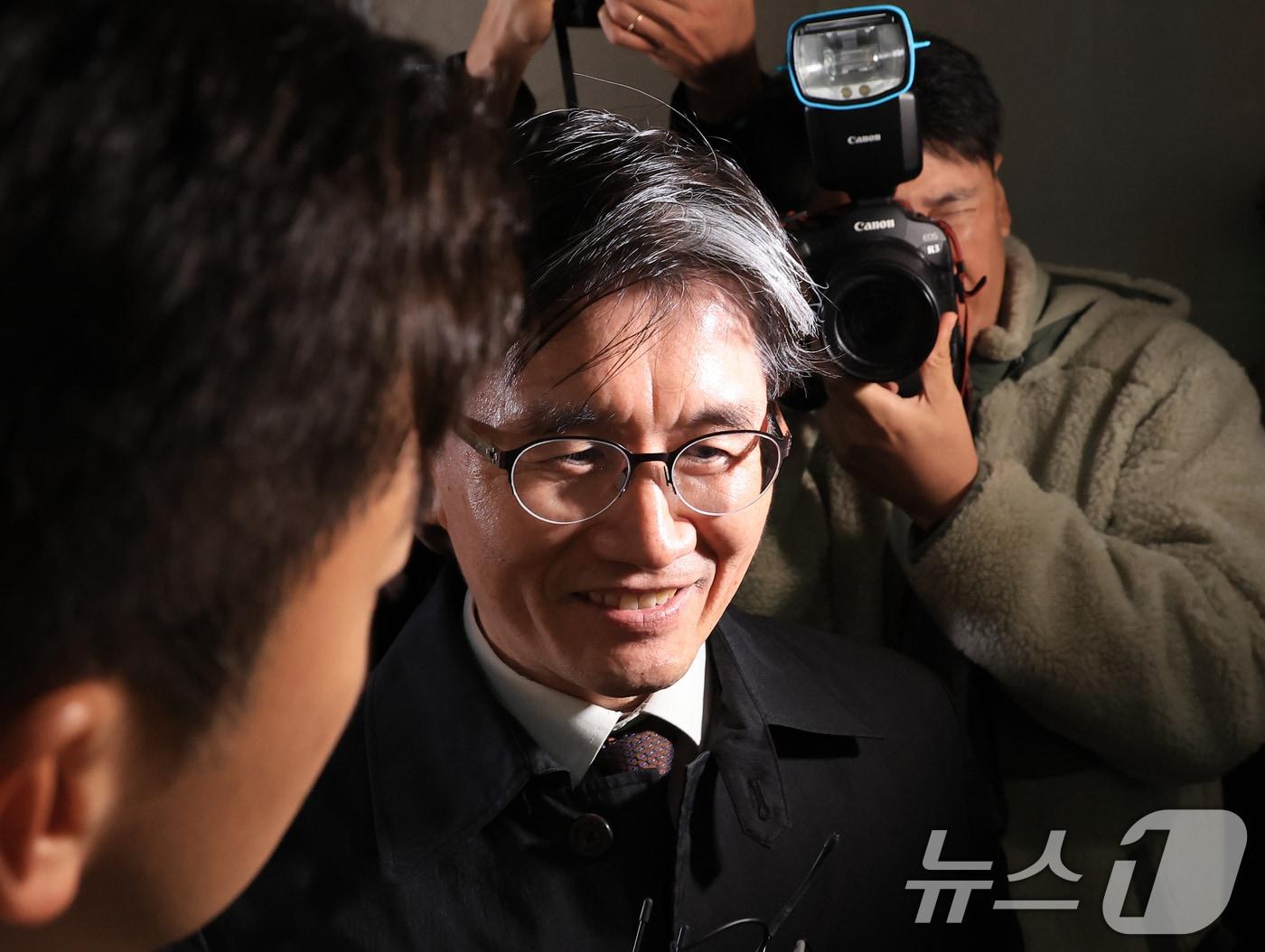 본문 이미지 - 오동운 고위공직자범죄수사처장이 1일 서울 서초구 순직해병 특검 사무실에 피의자 신분으로 조사를 받기 위해 출석하고 있다. 2025.11.1/뉴스1 ⓒ News1 이호윤 기자