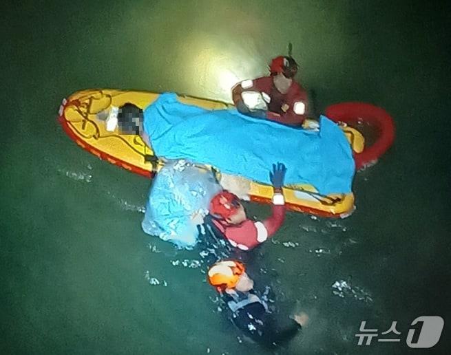 본문 이미지 - 구조 장면 (인천소방본부 제공.재판매 및 DB금지)