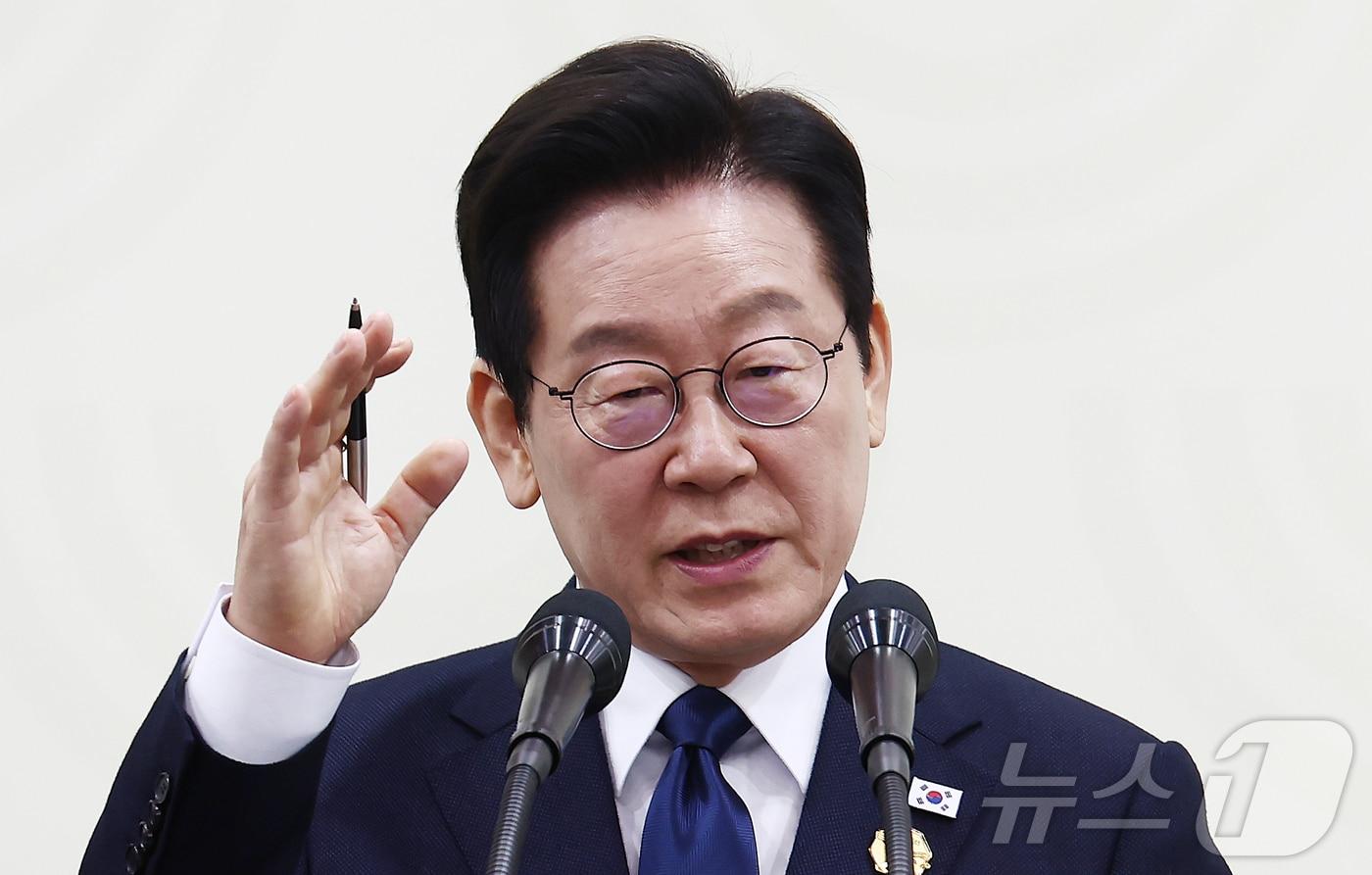 이재명 대통령이 2025 아시아태평양경제협력체(APEC) 정상회의 폐막일인 1일 오후 경북 경주화백컨벤션센터(HICO) 인근 국제미디어센터(IMC)에서 기자회견을 하고 있다. 2025.11.1/뉴스1 ⓒ News1 김민지 기자