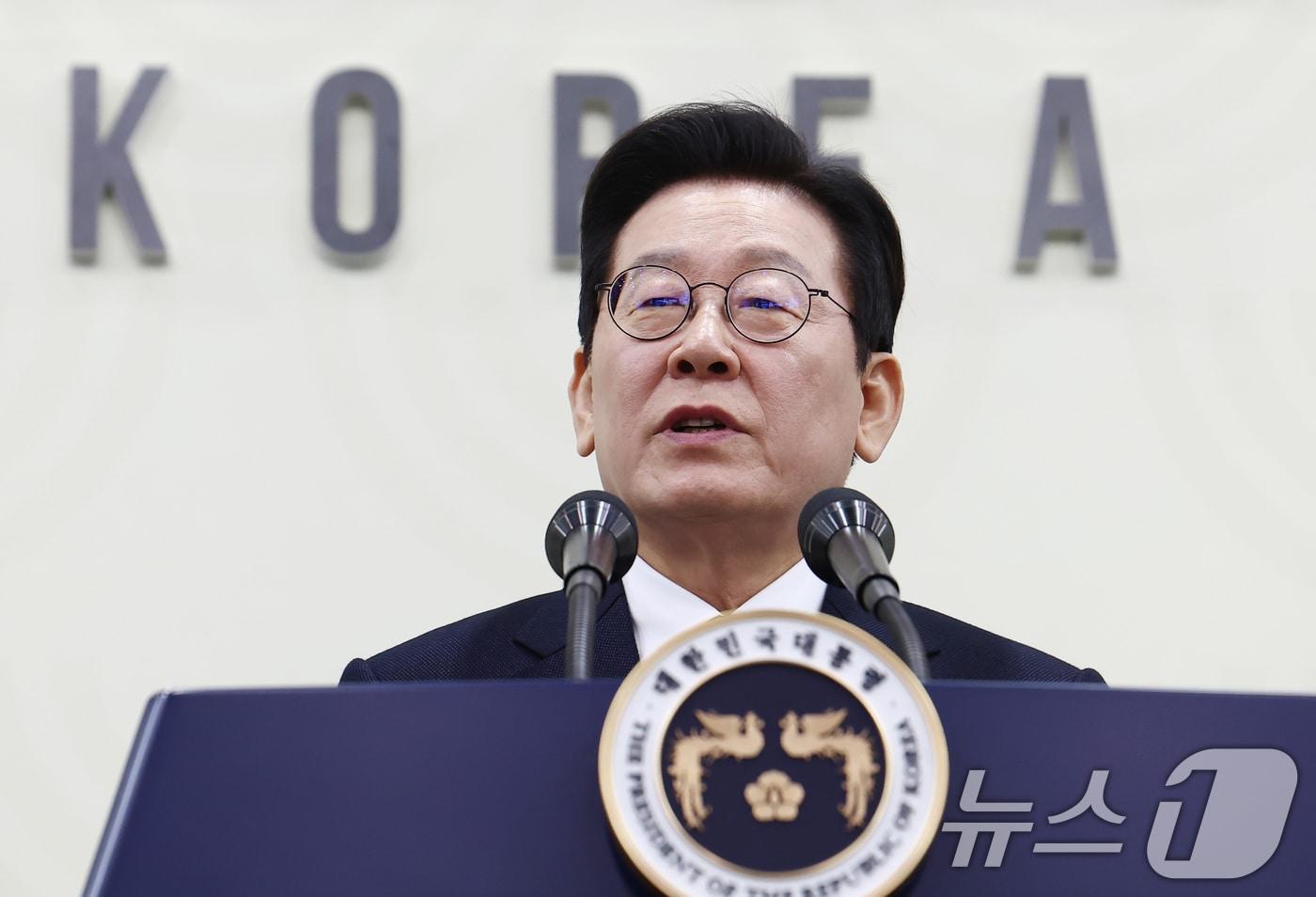 이재명 대통령이 2025 아시아태평양경제협력체(APEC) 정상회의 폐막일인 1일 오후 경북 경주화백컨벤션센터(HICO) 인근 국제미디어센터(IMC)에서 기자회견을 하고 있다. 2025.11.1/뉴스1 ⓒ News1 김민지 기자