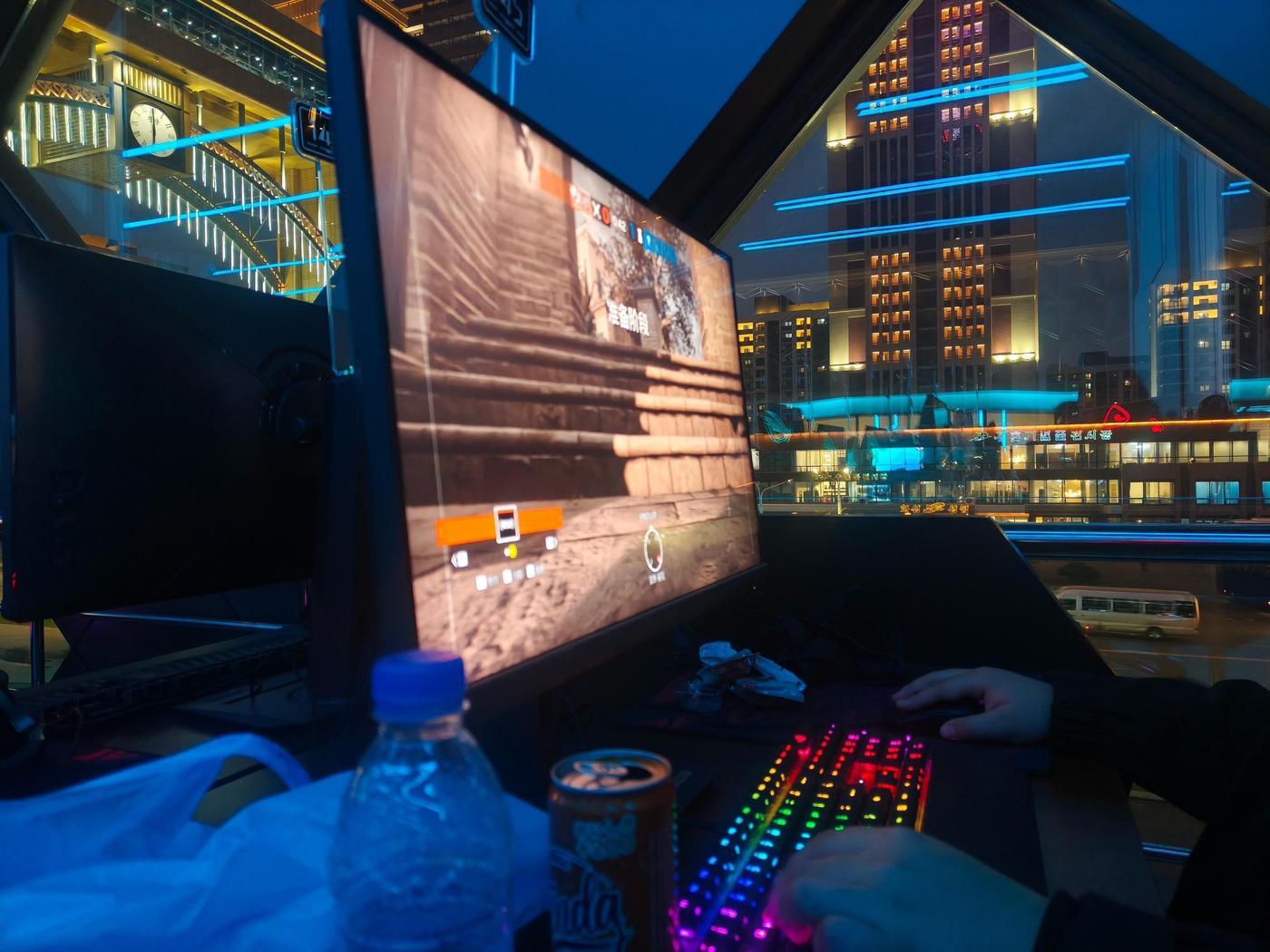 본문 이미지 - 북한 화성 컴퓨터 오락관 사용자의 모니터 화면. &#40;엑스 갈무리&#41;