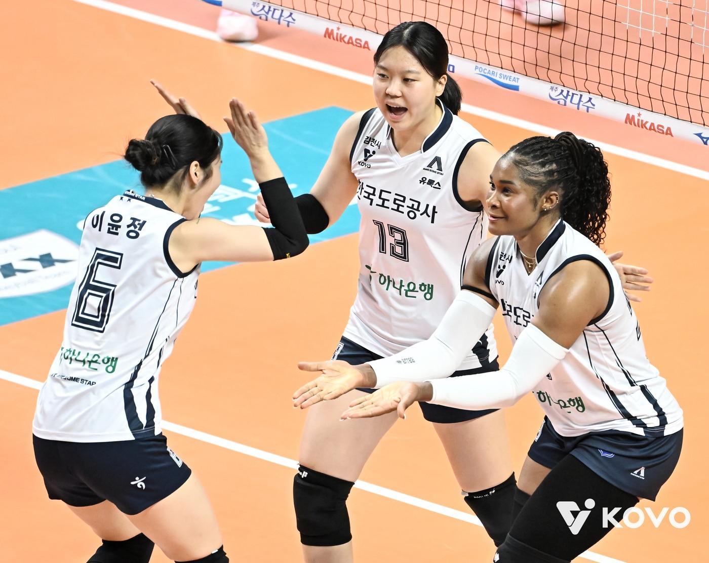 본문 이미지 - 한국도로공사가 3연승을 달렸다. &#40;KOVO 제공&#41;