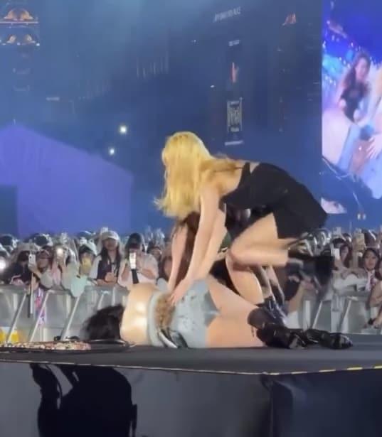 본문 이미지 - 가수 현아 / 온라인 커뮤니티