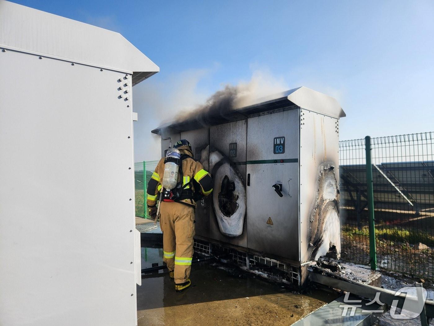 본문 이미지 - 화재 현장 모습.&#40;전북소방 제공. 재판매 및 DB 금지&#41;