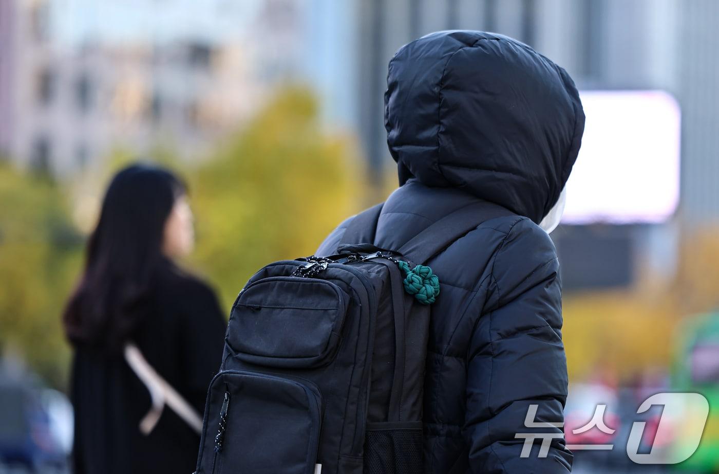 추운 날씨에 두꺼운 옷 입은 시민들.&#40;뉴스1 DB&#41;