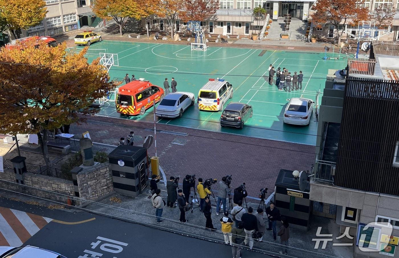 10일 오전 대구 남구에 있는 한 고등학교에 사제 폭발물을 설치했다는 신고가 접수돼 당국이 대응에 나서고 있다. 2025.11.10/뉴스1 공정식 기자