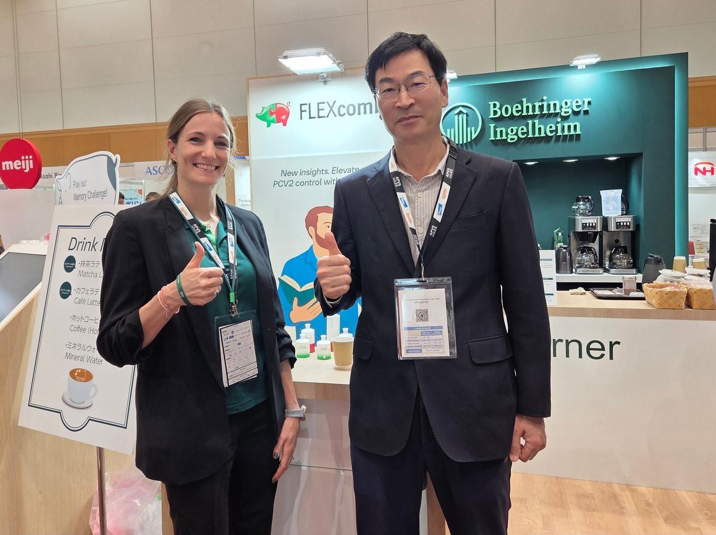 본문 이미지 - 서승원 한국베링거인겔하임동물약품 사장(오른쪽)과 루시 프로스트 (Lucie Prost) 베링거인겔하임동물약품 돼지 부문 아시아 지역 사업부 본부장 ⓒ 뉴스1 한송아 기자