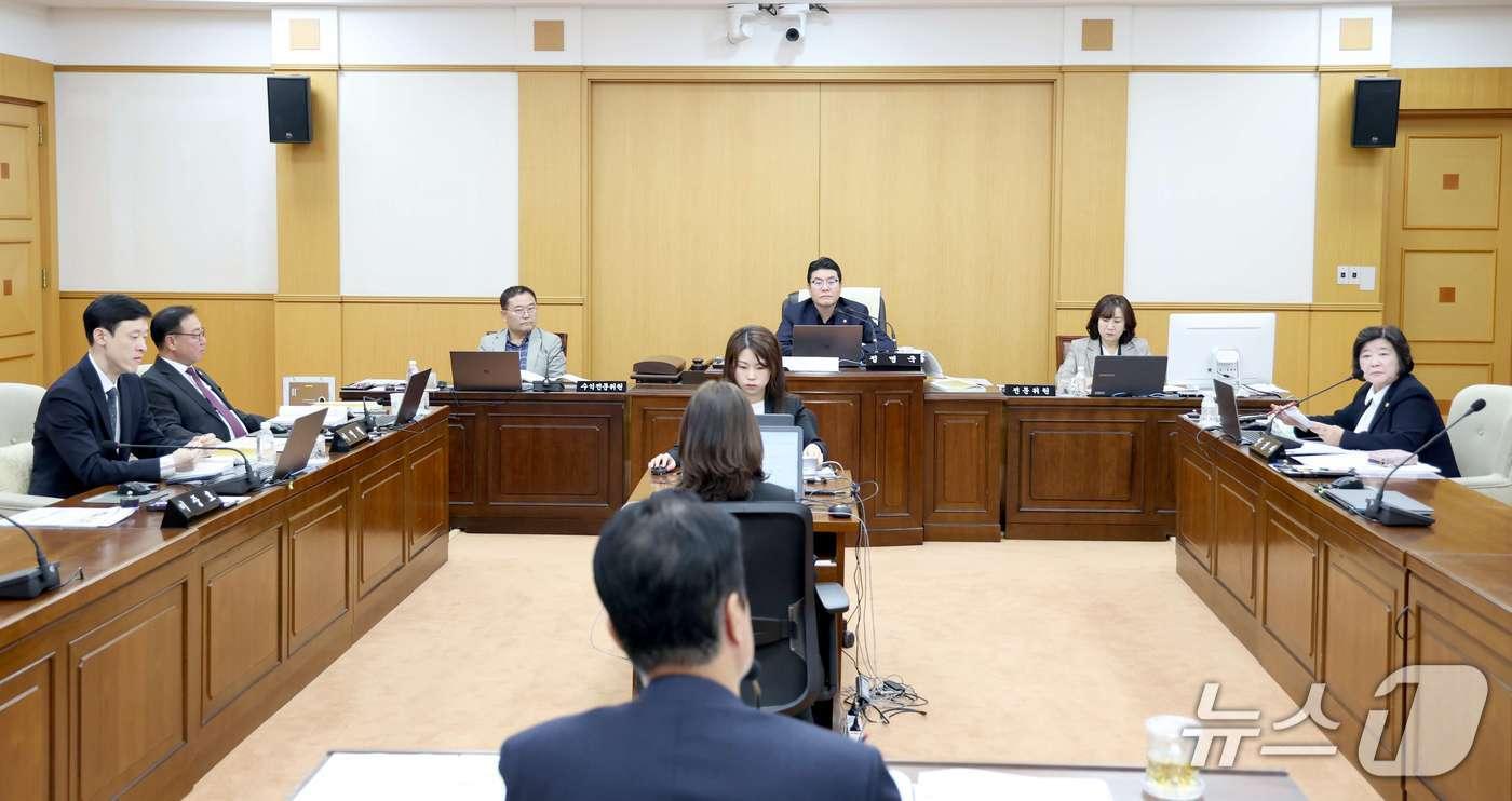 대전시의회는 10일 대외협력본부, 시민안전실에 대한 행정사무감사를 벌였다. &#40;시의회 제공&#41; / 뉴스1