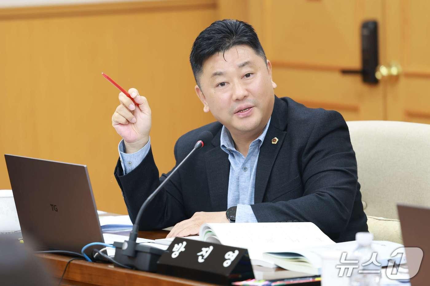 방진영 대전시의원이 10일 대전시 기업지원국에 대한 행정사무감사에서  질의를 하고 있다. &#40;시의회 제공&#41;/ 뉴스1