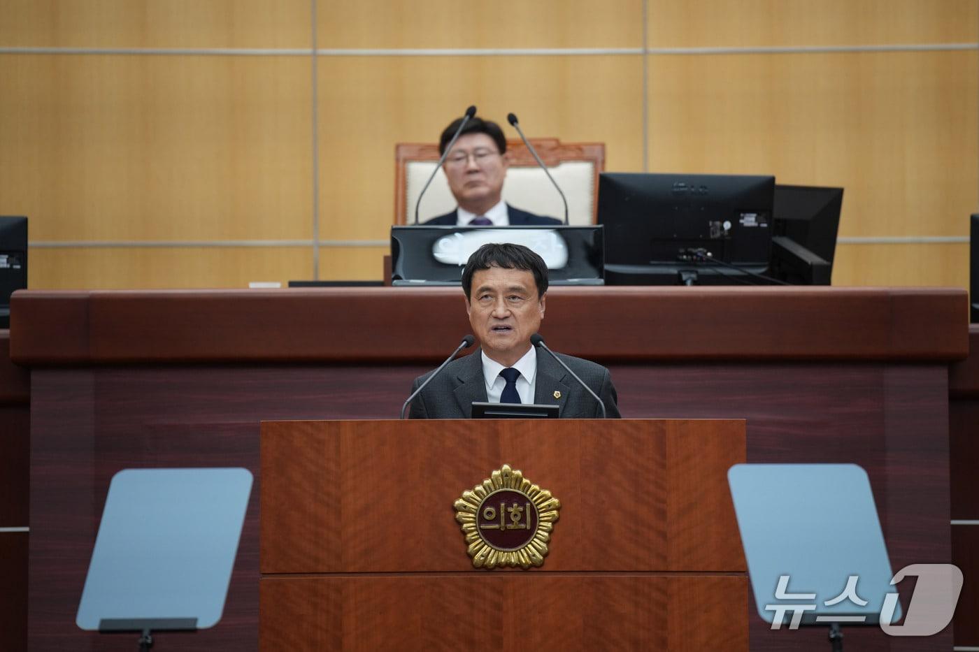 10일 김희수 전북도의원이 정례회 제1차 본회의에서 5분 발언을 하고 있다.&#40;의회제공. 재판매 및 DB금지&#41;2025.11.10/뉴스1