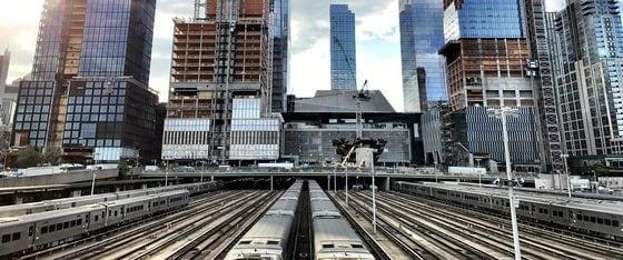 본문 이미지 - 사진은 철도 지하화를 통해 성공적으로 도시 재생을 이룬 대표적인 사례로 꼽히는 미국 뉴욕의 허드슨 야드 프로젝트 모습&#40;SBI Consultants 제공&#41;.뉴스1 ⓒ News1