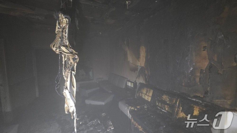 본문 이미지 - 화재 현장. &#40;경기도소방재난본부 제공. 재판매 및 DB 금지&#41; 2025.11.11/뉴스1