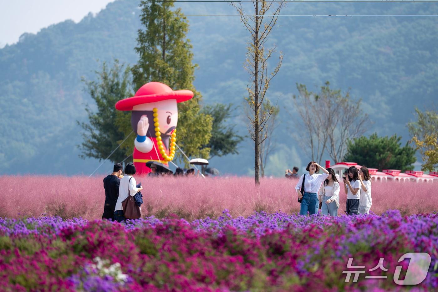 &#39;2025 의령 기강 리치 꽃축제&#39; 현장&#40;의령군 제공. 재판매 및 DB금지&#41;.
