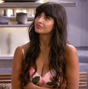 루브르 절도범의 머그샷에 크게 호응한 할리우드 배우 자밀라 자밀. 출처=네이버 영화 블로그