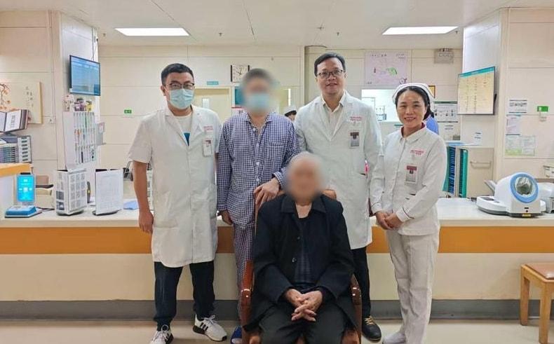 다른 혈액형을 지닌 아들에게 신장 기증한 노인의 사연이 화제가 되고 있다. 출처=샤오샹모닝뉴스