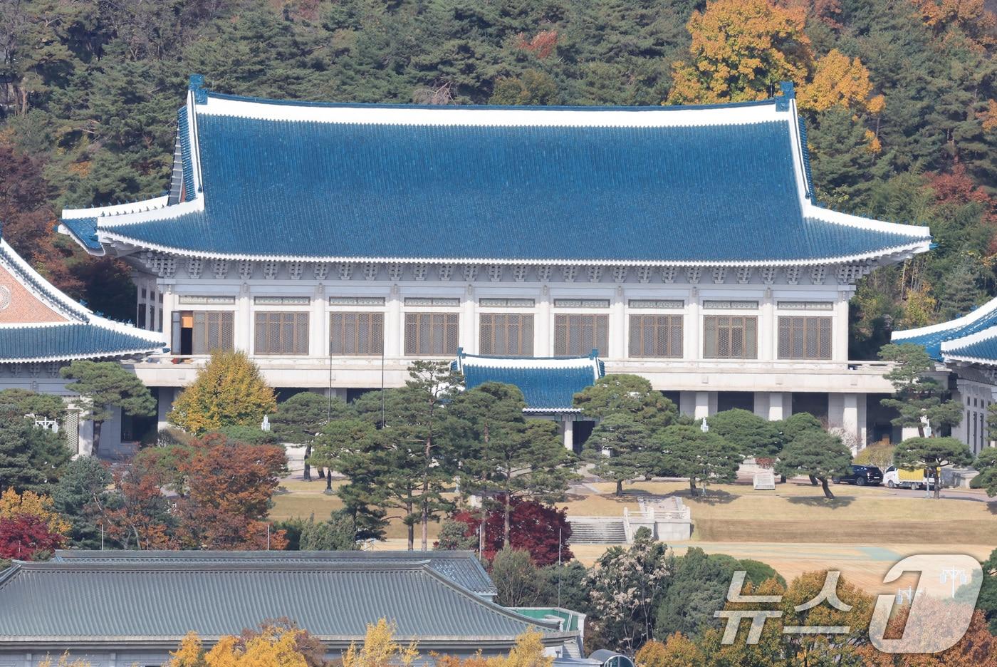 대통령집무실이 다음달 청와대로 다시 이전한다. 서울 정부서울청사에서 바라본 청와대 모습. 2025.11.11/뉴스1 ⓒ News1 임세영 기자