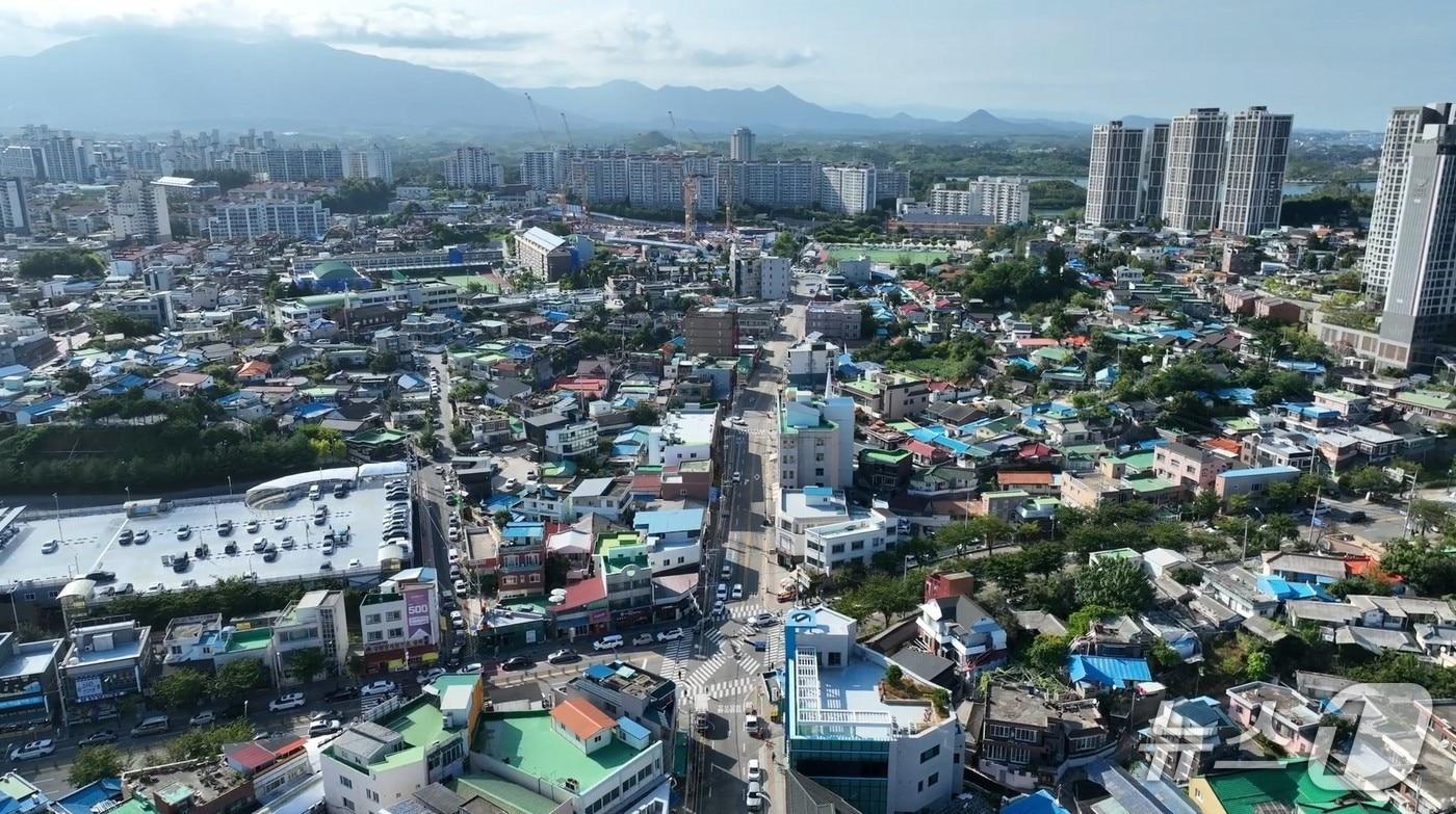 본문 이미지 - 간판개선사업 대상지.(속초시 제공, 재판매 및 DB 금지) 2025.11.11/뉴스1