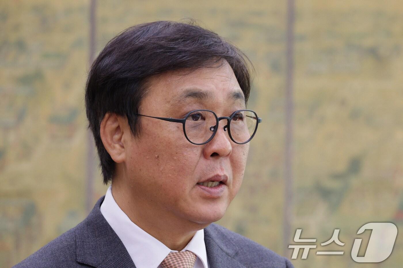 최휘영 문화체육관광부 장관이 11일 서울 여의도 국회에서 열린 문화체육관광위원회 전체회의에서 설명을 하고 있다. 2025.11.11/뉴스1 ⓒ News1 신웅수 기자