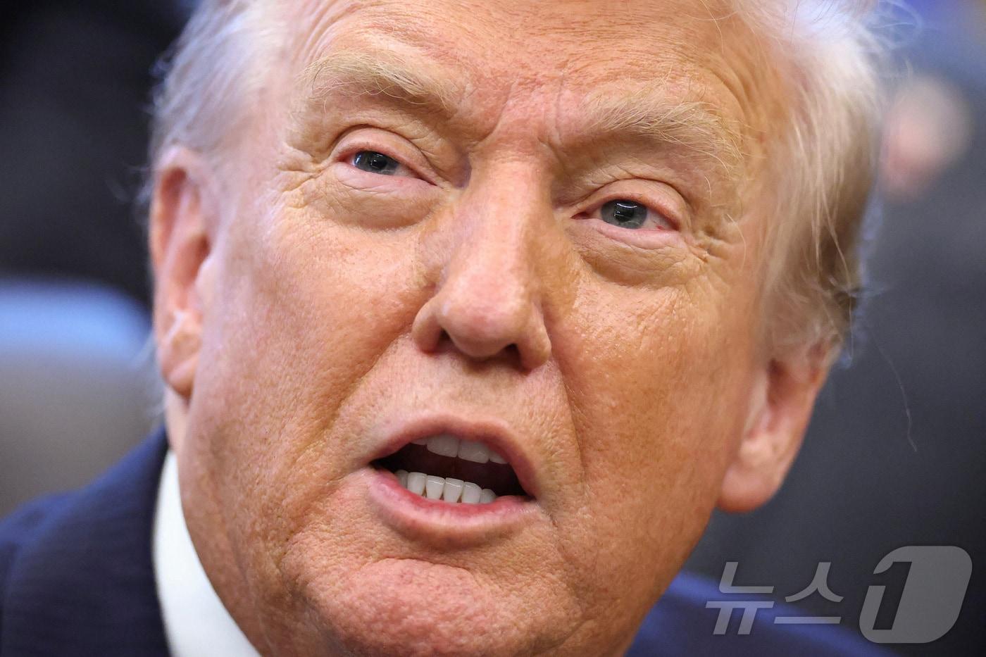 도널드 트럼프 미국 대통령이 10일&#40;현지시간&#41; 워싱턴DC 백악관에서 열린 세르지오 고르 주인도 미국대사 임명식에서 발언하고 있다. 2025.11.10. ⓒ 로이터=뉴스1 ⓒ News1 김경민 기자