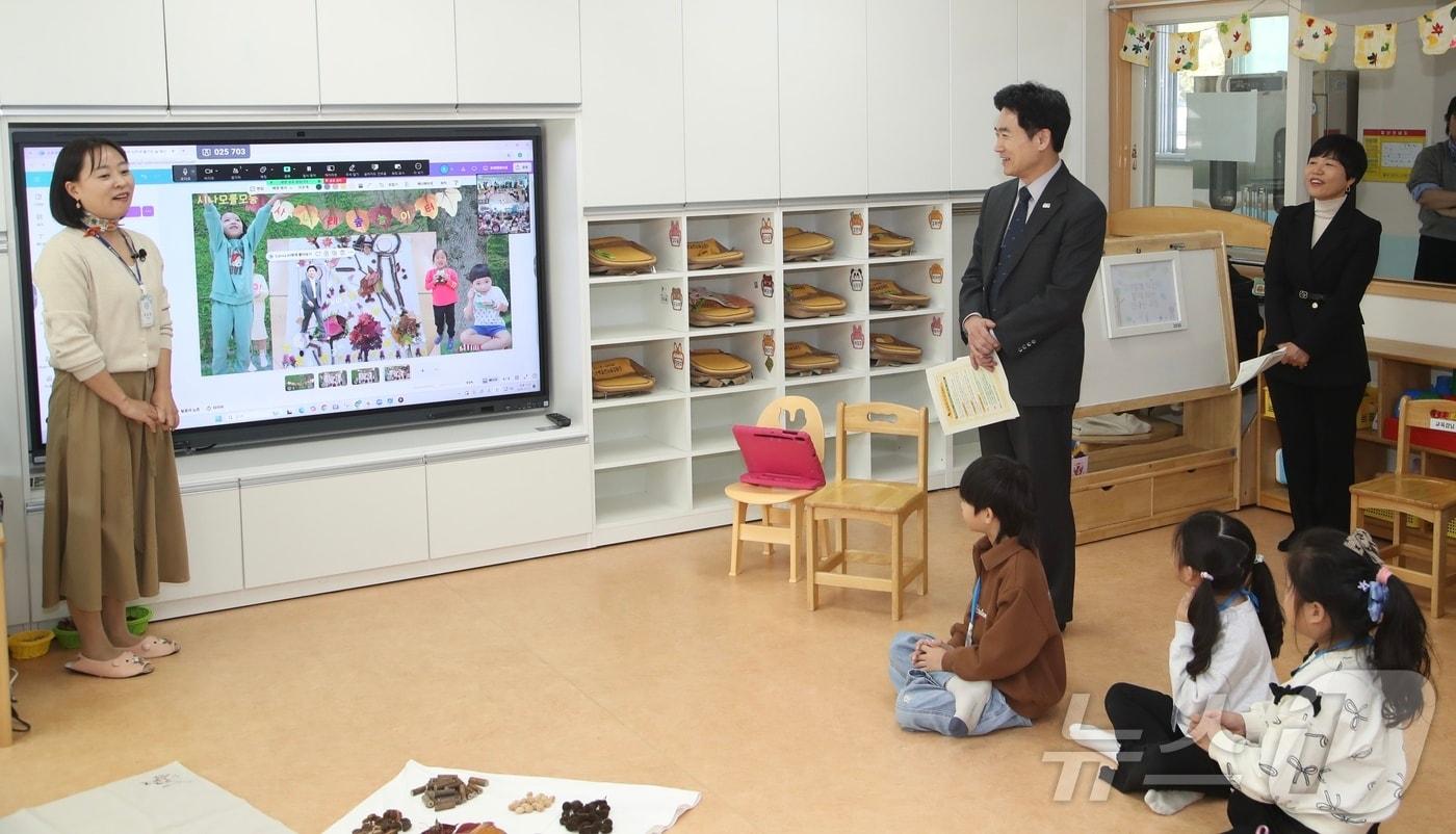 11일 여수 도원초등학교 병설유치원에서 ‘함께 만드는 숲 놀이터’를 주제로 한 유아 2030교실 수업공개가 진행되고 있다.&#40;전남교육청 제공. 재배포 및 DB 금지&#41;