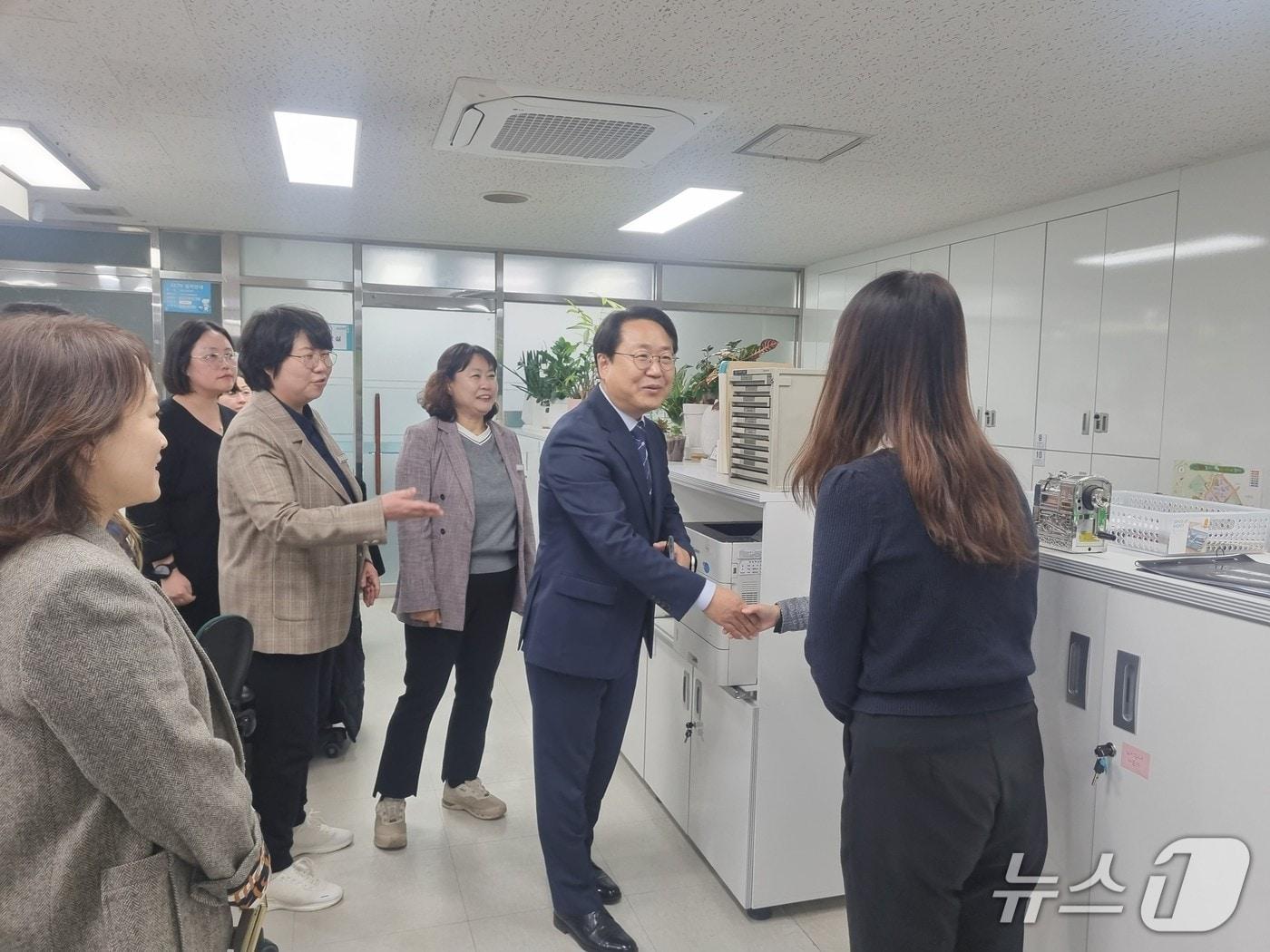 본문 이미지 - 최홍규 경기 군포시장. &#40;군포시 제공. 재판매 및 DB 금지&#41; 2025.11.11/뉴스1