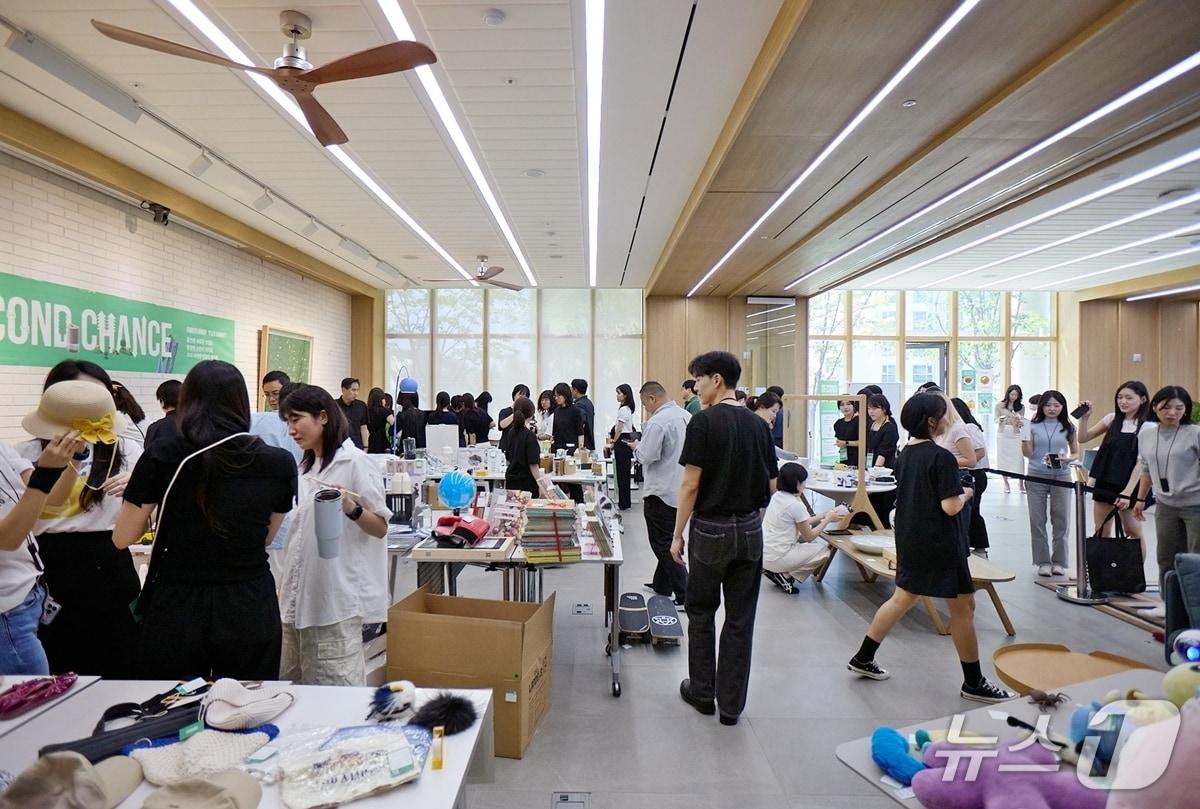 본문 이미지 - 퍼시스그룹 사내 플리마켓 행사 (퍼시스그룹 제공. 재판매 및 DB금지)