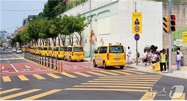 본문 이미지 - 승하차존이 없는 대구 평리초교 앞.(이주한 대구 서구의원 제공. 재판매 및 DB금지)