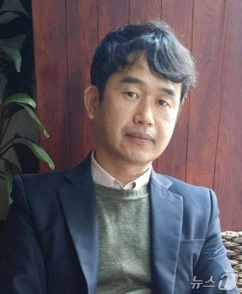 본문 이미지 - 한종근 시인/뉴스1 