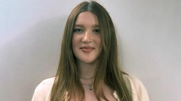 본문 이미지 - 영국 데번 출신 여학생 17세 플로시 맥셰어는 교내 휴대전화 사용 금지를 주장하고 있다. 출처=메트로