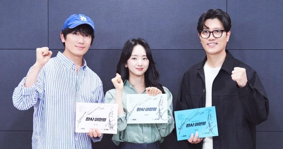 본문 이미지 - &#40;왼쪽부터&#41; 배우 지성, 원진아, 박희순/ 사진제공=MBC 새 금토드라마 &#39;판사 이한영&#39;