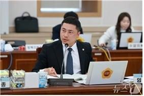 본문 이미지 - 임형석 전남도의원이 전남도교육청 행정사무감사에서 질의하고 있다.&#40;전남도의회 제공,재판매 및 DB금지&#41;/뉴스1 