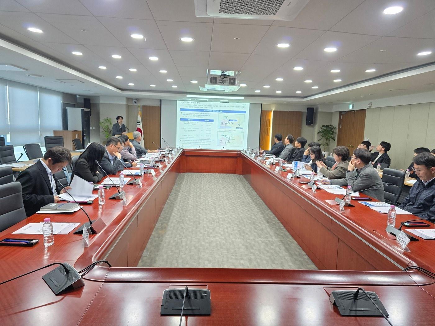 본문 이미지 - &#39;충남 도심항공교통 구축 시·군 관계 공무원 회의&#39; 진행 모습.&#40;충남도 제공. 재판매 및 DB금지&#41;/뉴스1