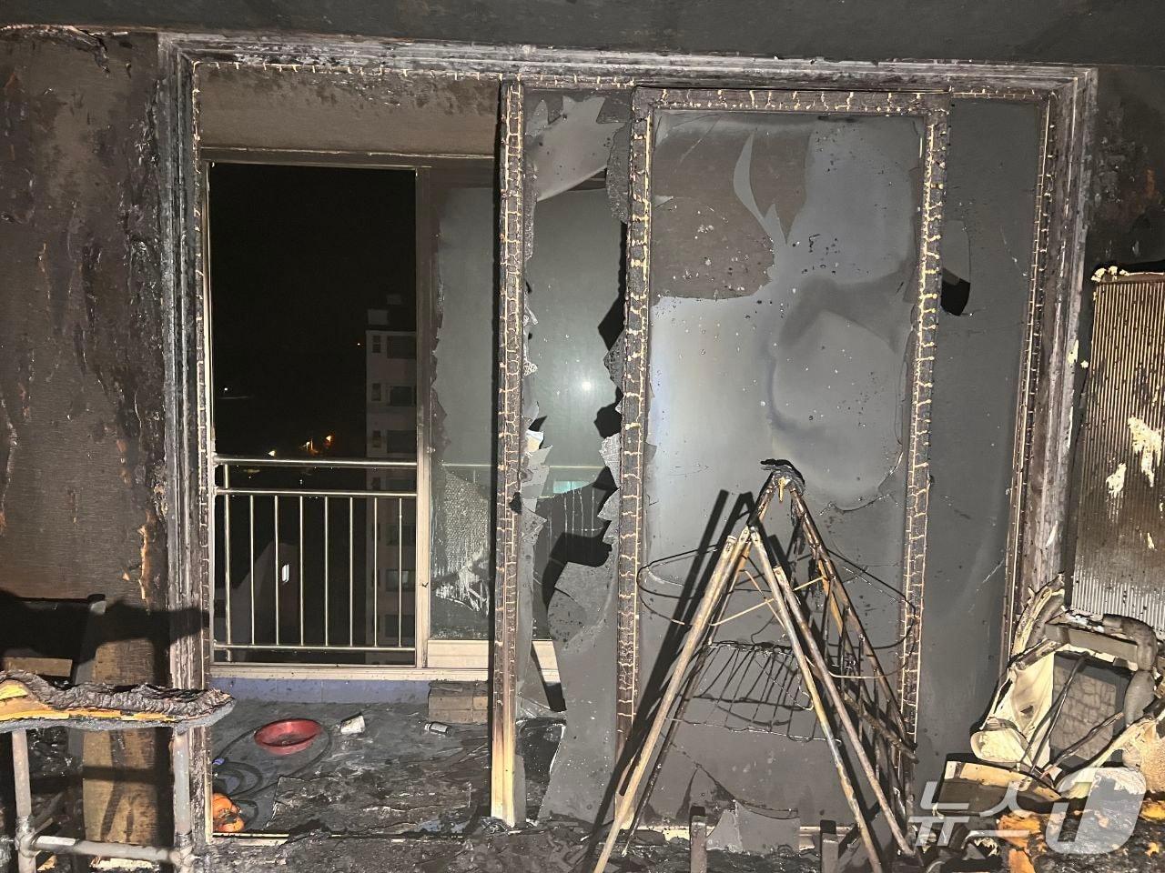 본문 이미지 - 화재 현장. &#40;경기도소방재난본부 제공. 재판매 및 DB 금지&#41; 2025.11.13/뉴스1