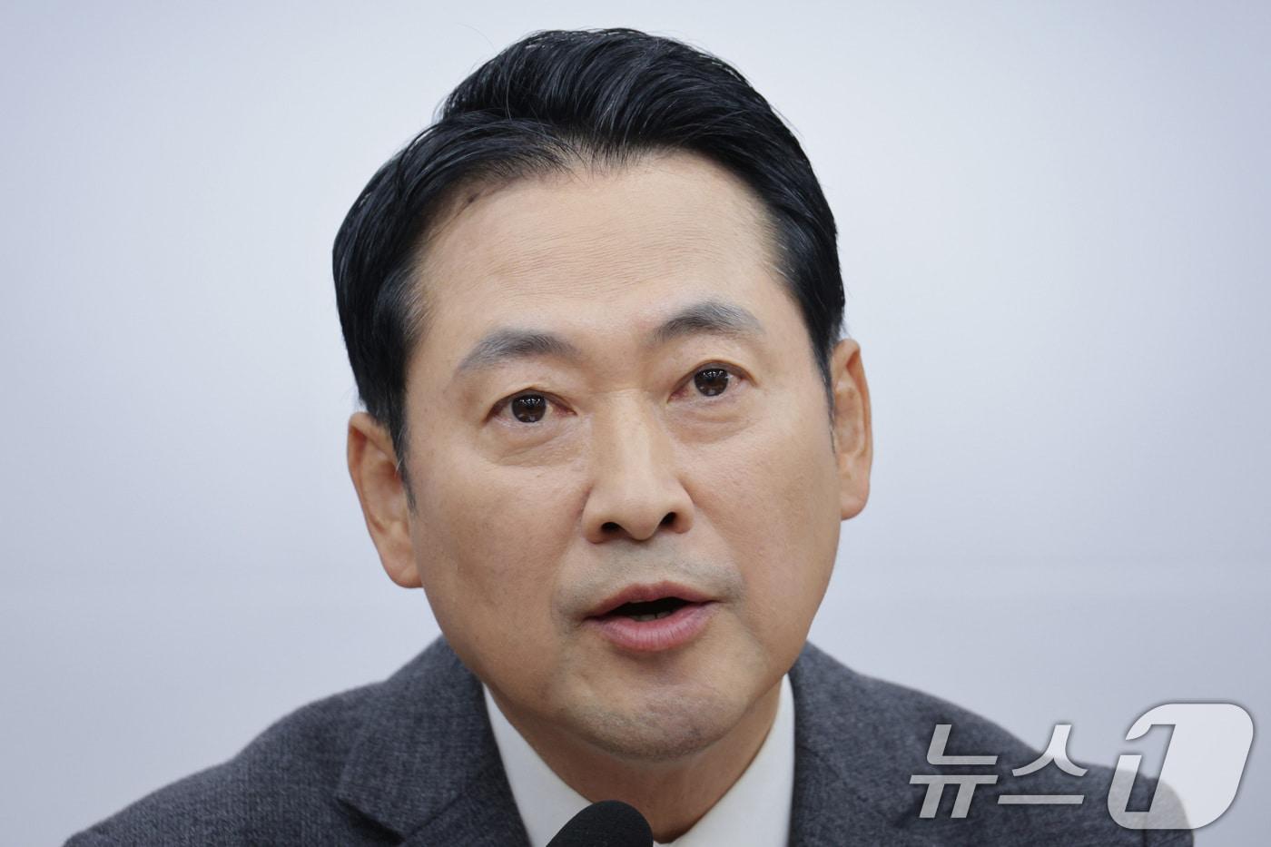 장동혁 국민의힘 대표가 13일 서울 여의도 국회에서 열린 최고위원회의에서 발언하고 있다. 2025.11.13/뉴스1 ⓒ News1 신웅수 기자