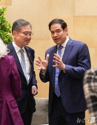 본문 이미지 - 조현 외교부 장관, 마코 루비오 미국 국무장관.&#40;외교부 제공&#41;