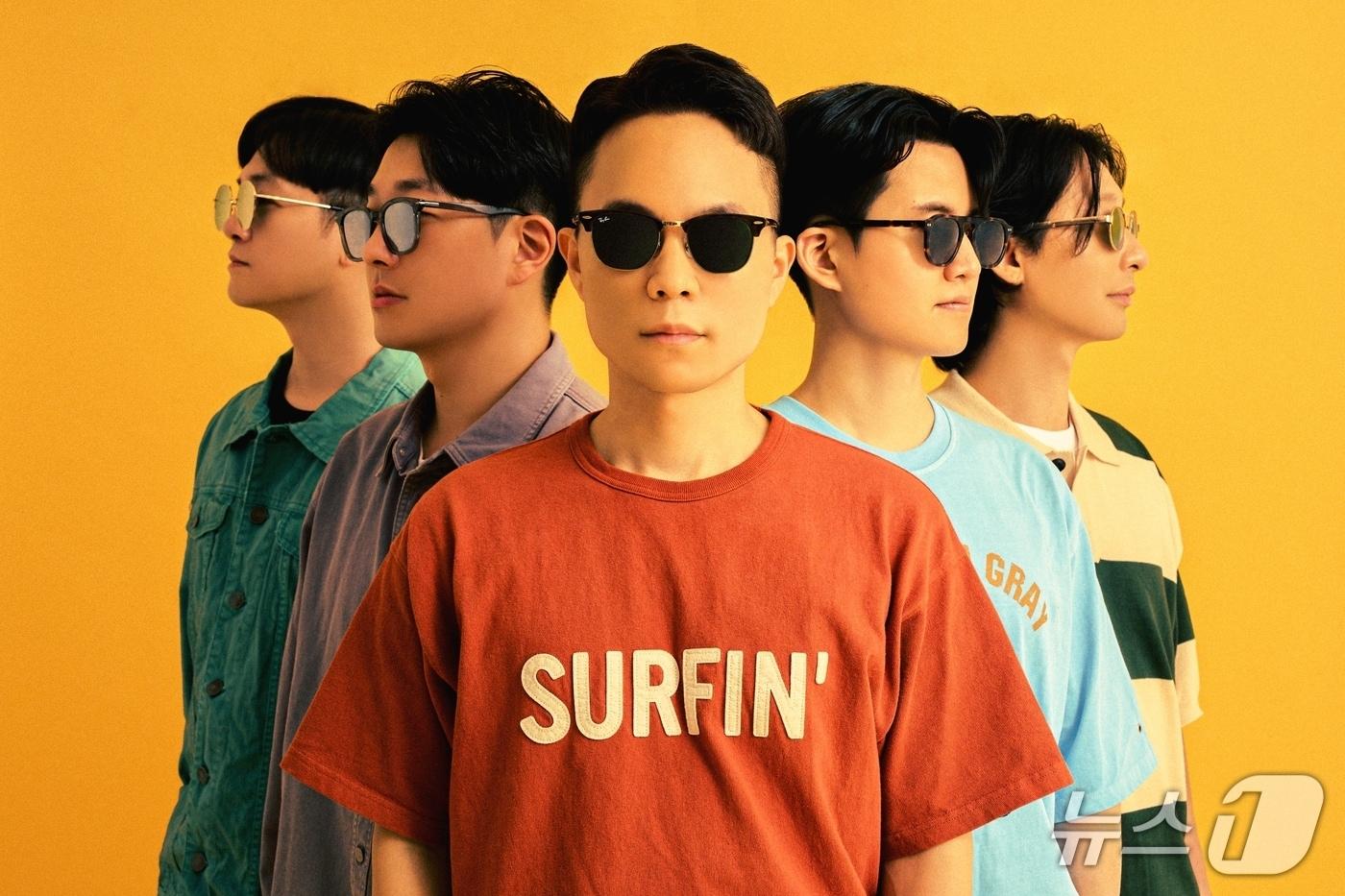 전북 레드콘 음악창작소 출신 5인조 밴드 '아우리(OU:RE)'.(전북도 콘텐츠융합진흥원 제공. 재판매 및 DB금지)/뉴스1