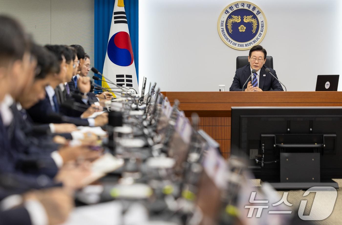 이재명 대통령이 13일 서울 용산 대통령실 청사에서 열린 수석보좌관회의에서 발언하고 있다. &#40;대통령실 제공. 재판매 및 DB 금지&#41; 2025.11.13/뉴스1 ⓒ News1 허경 기자