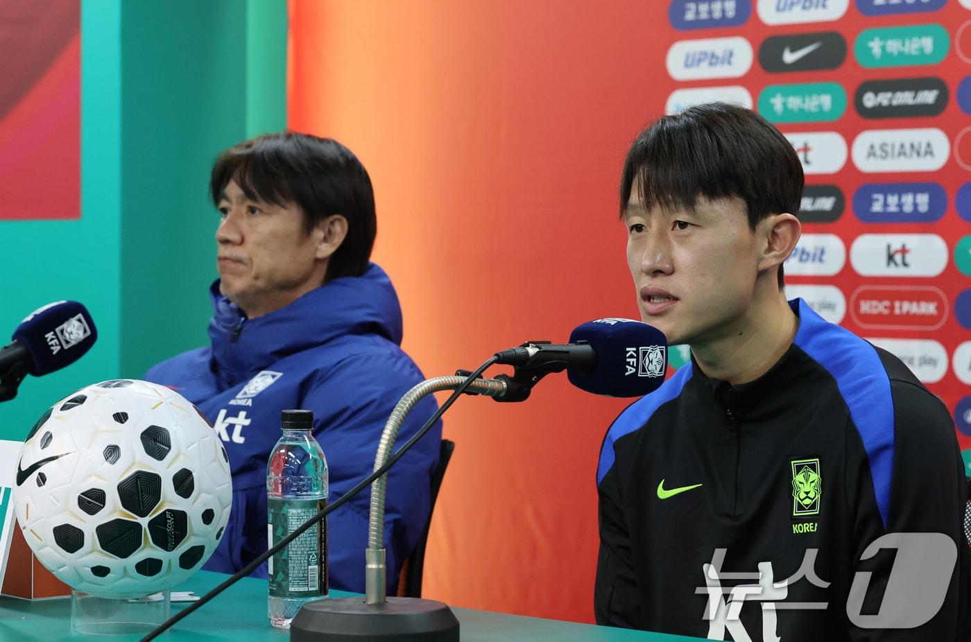 축구 국가대표팀 이재성이 13일 대전 유성구 대전월드컵경기장에서 볼리비아 국가대표팀과 친선경기에 앞서 기자회견을 하고 있다. 대한민국 축구 국가대표팀과 볼리비아의 친선경기는 14일 오후 8시 대전월드컵경기장에서 열린다. 2025.11.13/뉴스1 ⓒ News1 김기태 기자