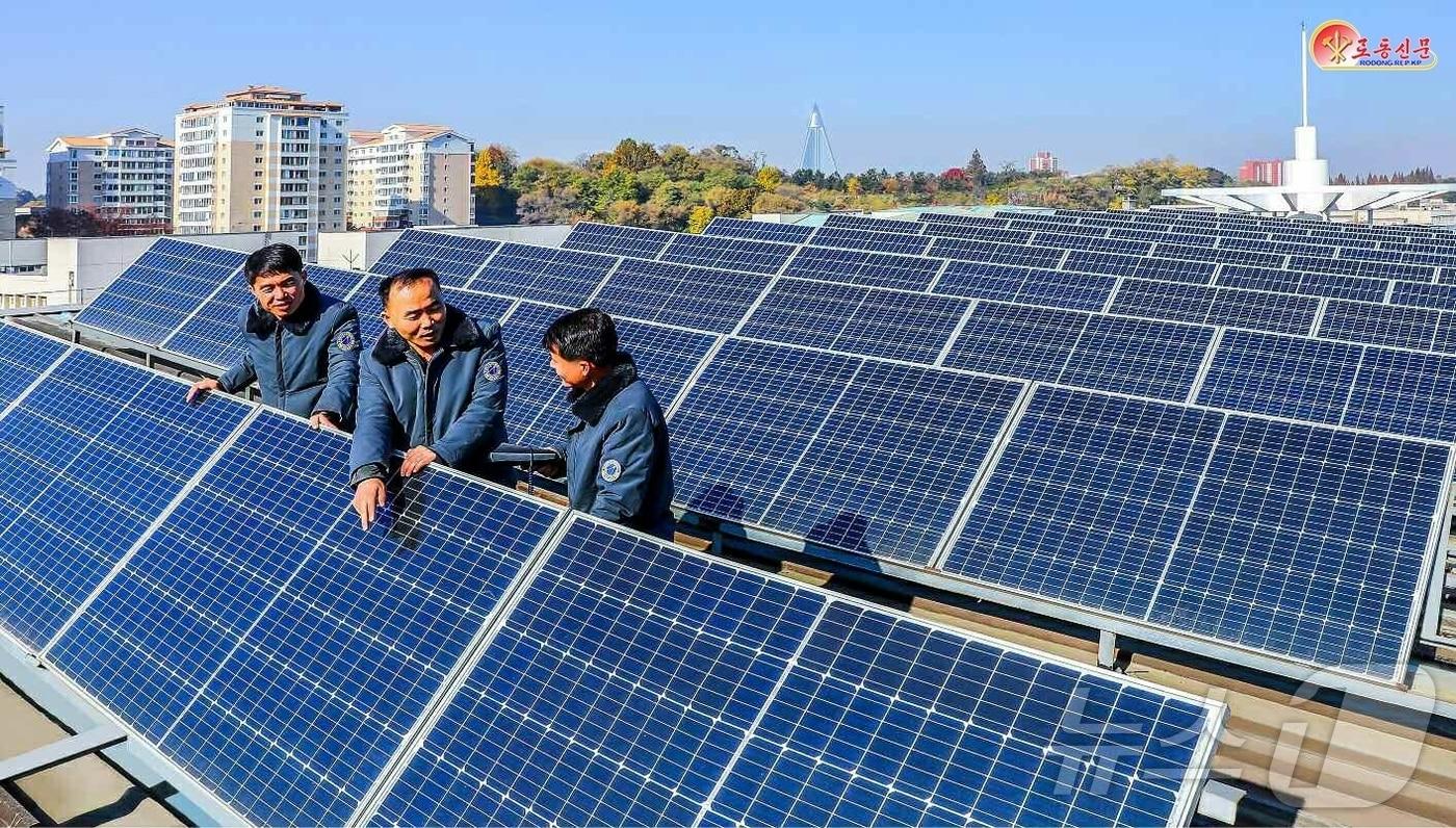 &#40;평양 노동신문=뉴스1&#41; = 북한 노동당 기관지 노동신문은 14일 정보산업성이 자연에네르기&#40;에너지&#41;를 적극 이용하고 있다고 선전했다. [국내에서만 사용가능. 재배포 금지. DB 금지. For Use Only in the Republic of Korea. Redistribution Prohibited] rodongphoto@news1.kr