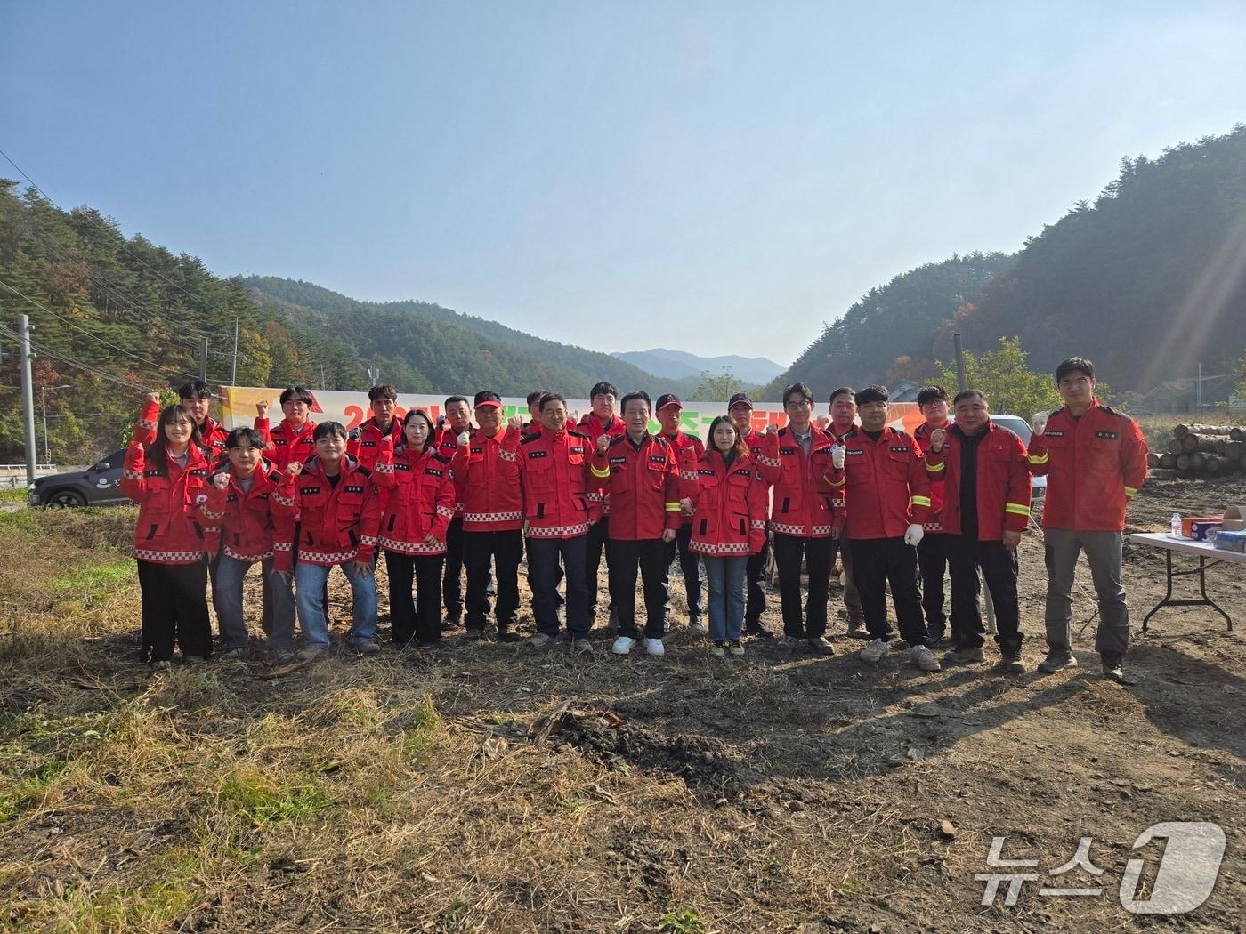 본문 이미지 - 강릉시 사랑의 땔감 나누기 행사.&#40;강릉시 제공, 재판매 및 DB 금지&#41; 2025.11.14/뉴스1