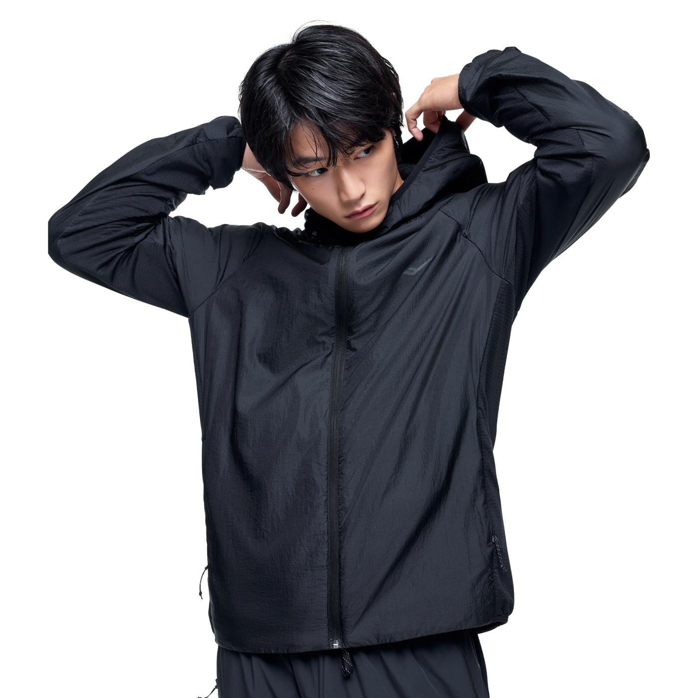 본문 이미지 - 프로-스펙스가 낮은 기온에도 러너들이 안정적으로 달릴 수 있도록 기능성을 강화한 러닝 웨어를 14일 출시했다.&#40;프로스펙스제공&#41;