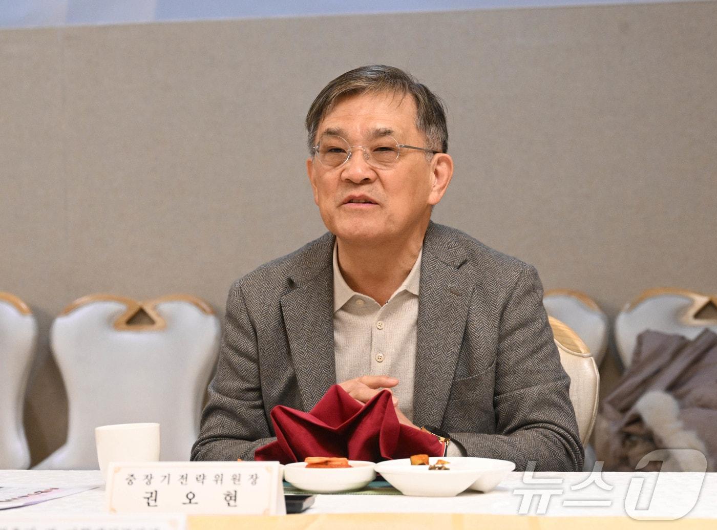 본문 이미지 - 권오현 중장기전략위원장. (기획재정부 제공. 재판매 및 DB 금지) 2025.11.14 ⓒ 뉴스1