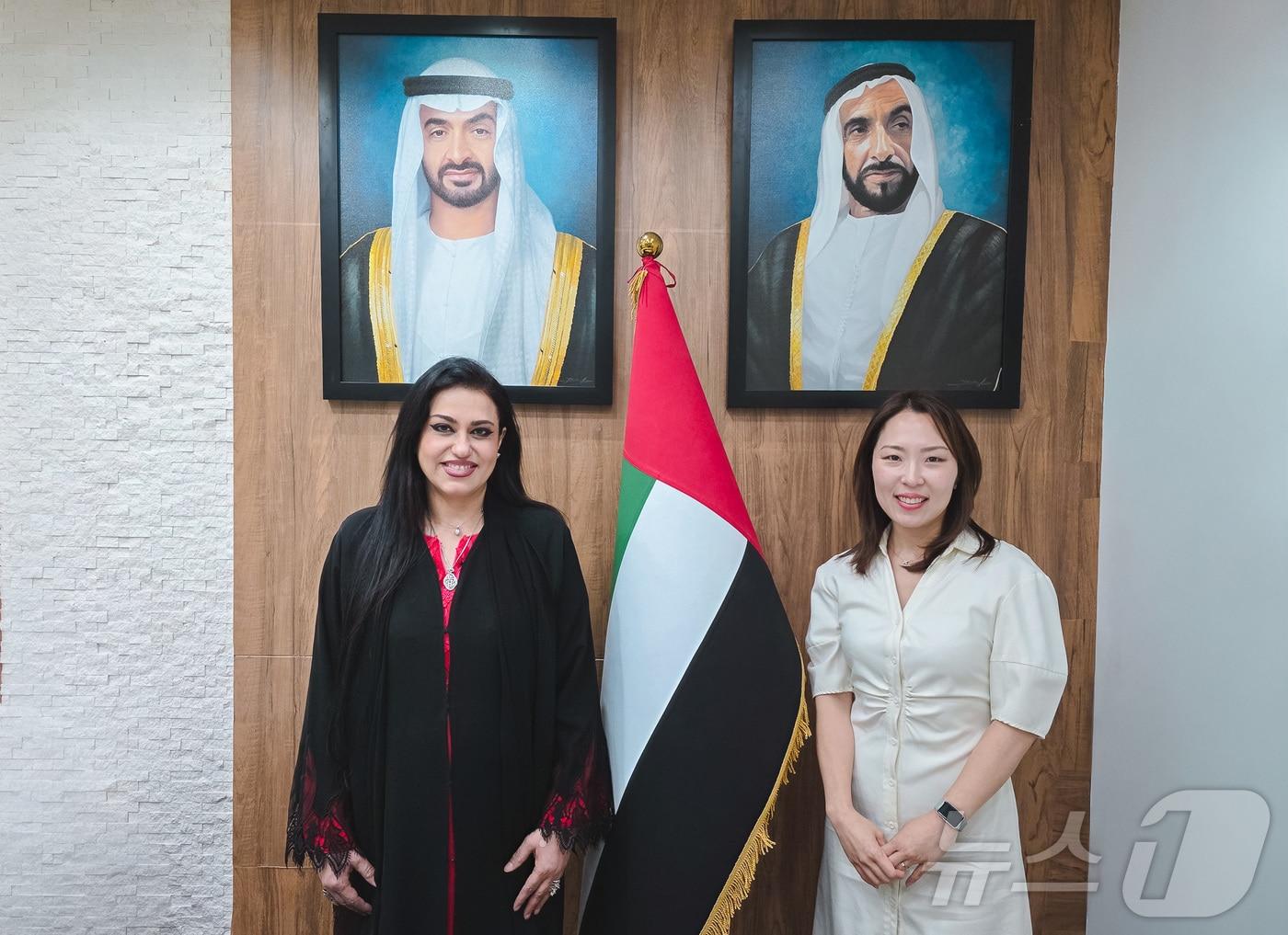 본문 이미지 - 나쉬와 알 루와이니 파이라 미디어 대표(왼쪽), 이현지 더위크앤리조트 대표(더위크앤리조트 제공) 